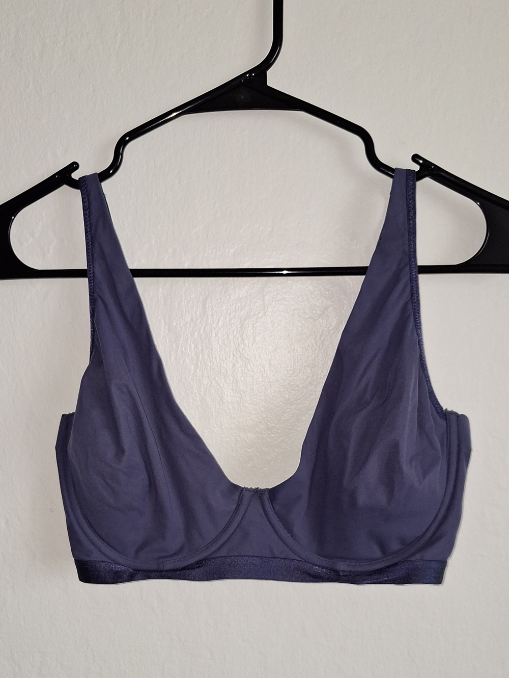 Wacoal Plunge Unlined Underwire Bra in Navy Blue